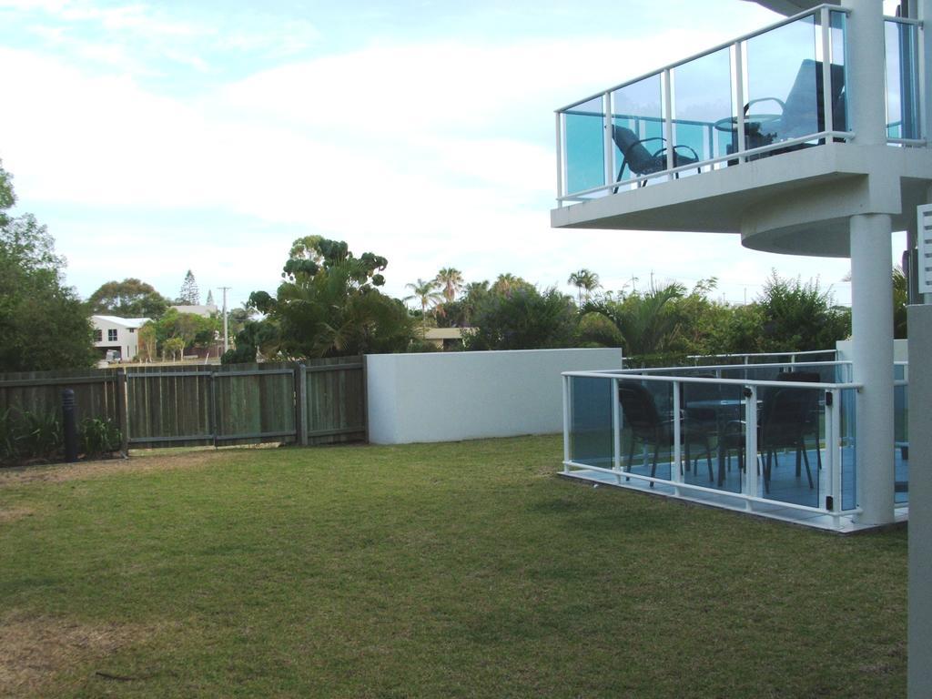Koola Beach Apartments Bargara Szoba fotó