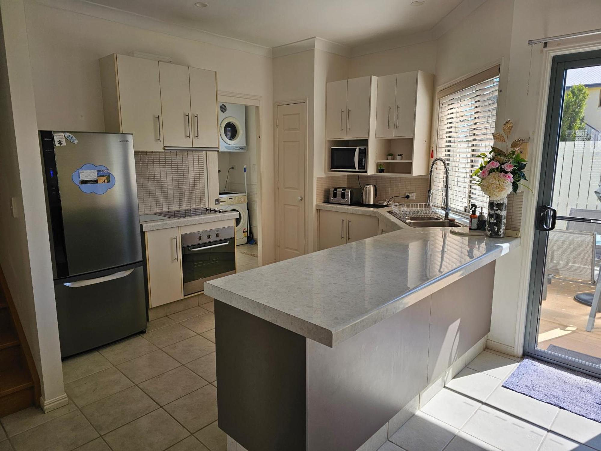 Koola Beach Apartments Bargara Kültér fotó