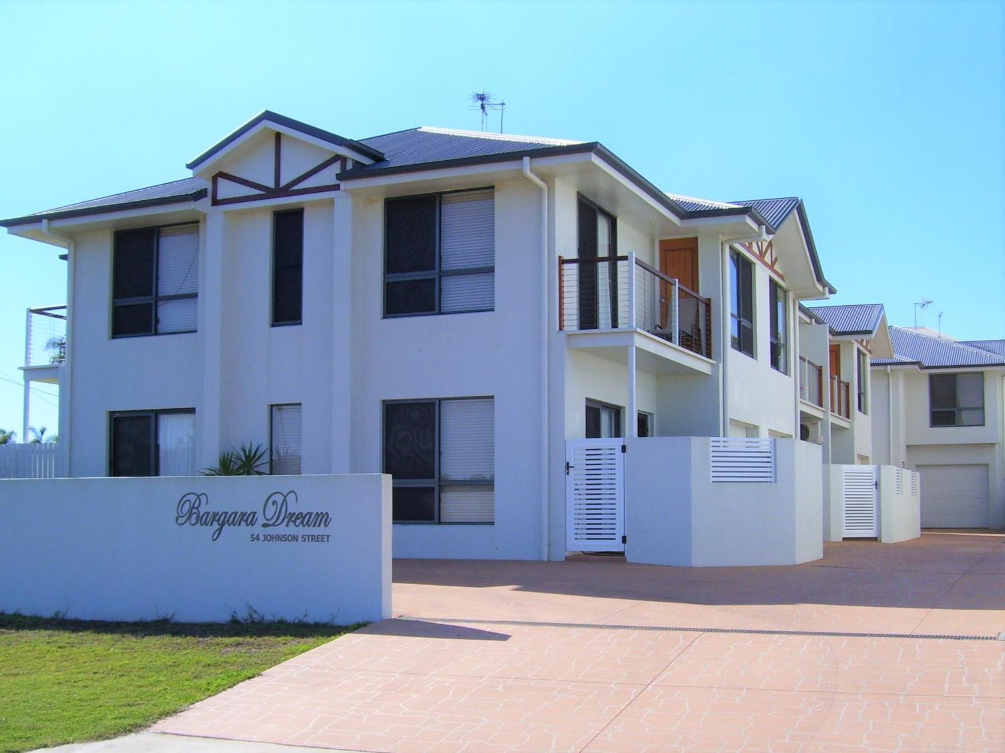 Koola Beach Apartments Bargara Kültér fotó