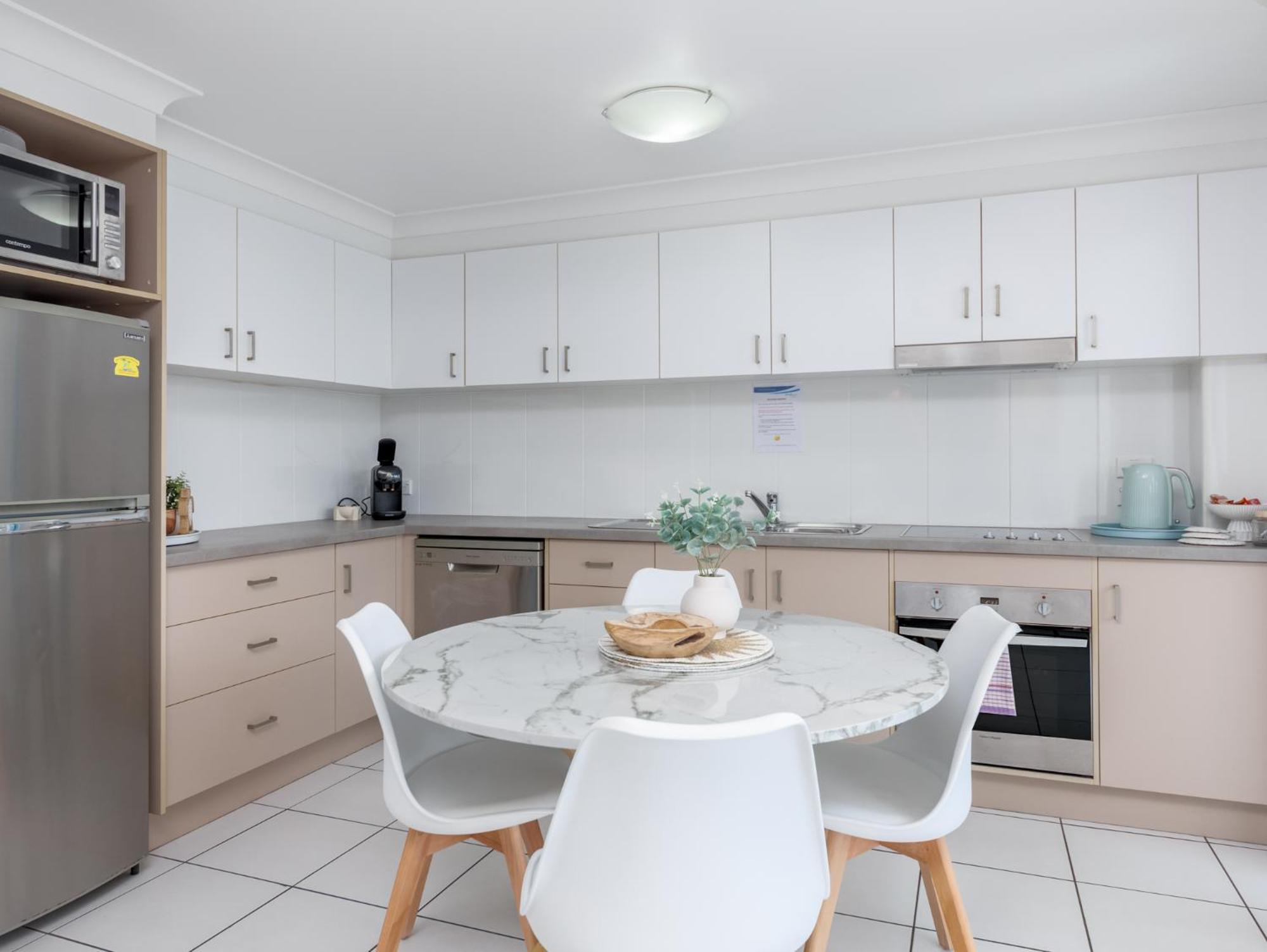 Koola Beach Apartments Bargara Kültér fotó