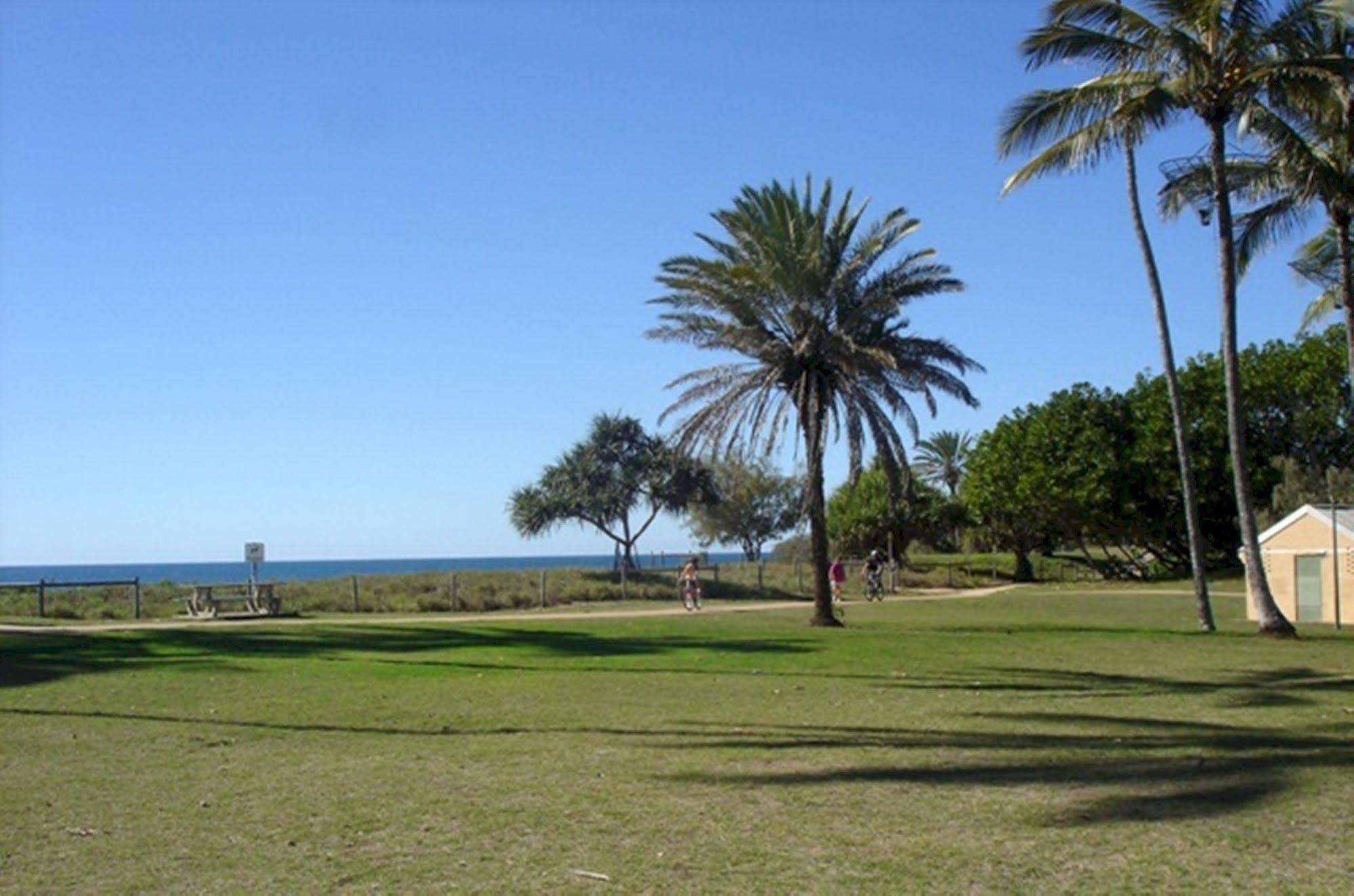 Koola Beach Apartments Bargara Kültér fotó